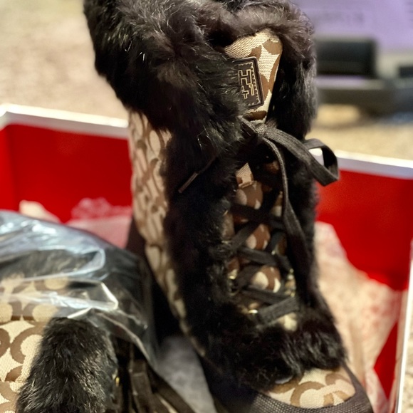 New in box Coach Jennie Boots in 8.5 - Picture 2 of 4